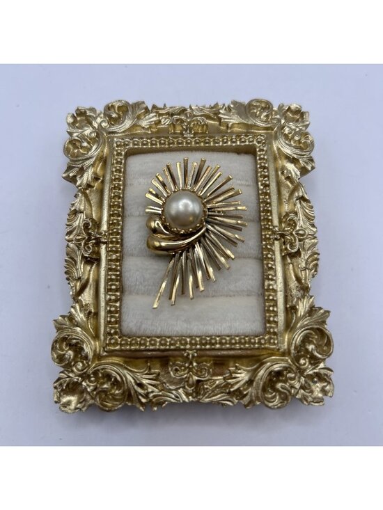 Emmons Jewelry - 1950s Emmons Brooch Gold Tone Sunburst Faux Pearl Retro Sun Flower MCM Vintage